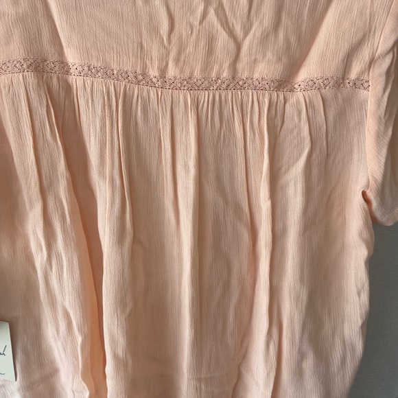 NWT Café Marrakesh Women's Smocked Peach Babydoll Blouse with Floral Embroidery - Picture 8 of 11